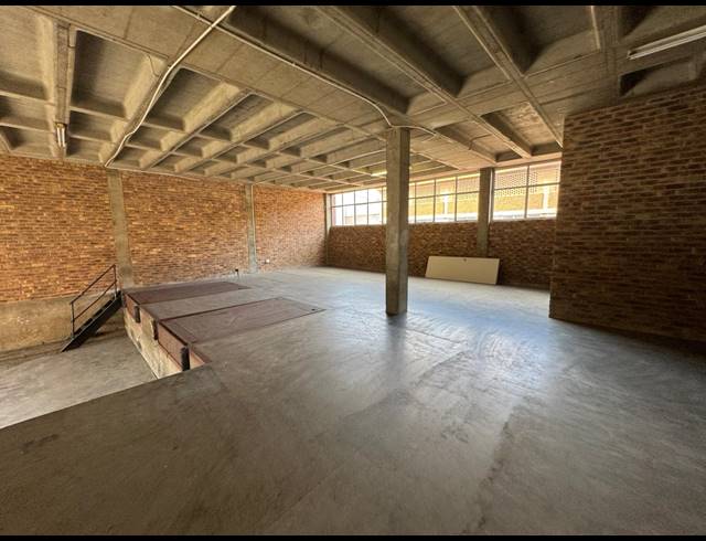 1,245M² WAREHOUSE TO LET IN WYNBERG